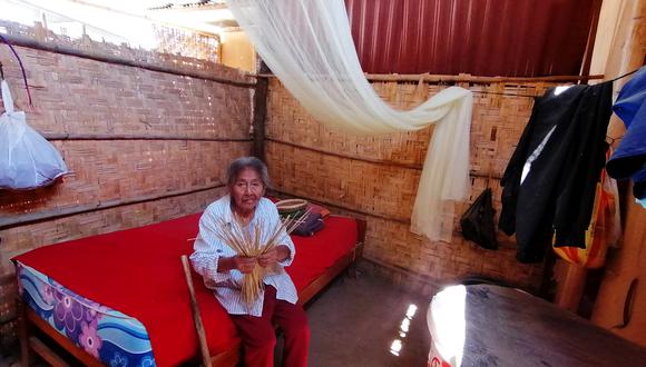 Sergia Chero Chero, de 80 años, es una de las damnificadas que vive cerca de la iglesia de Pedregal Chico, en una vivienda de triplay y calaminas. No ha recibido módulo de vivienda ni otro tipo de ayuda del Gobierno peruano.  (Foto: Ralph Zapata)
