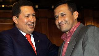 Las veces que Hugo Chávez se entrometió en los asuntos internos del Perú