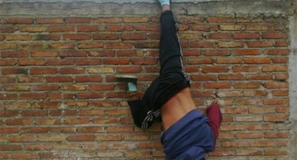 Así quedó ladrón que intentó ingresar a una vivienda para robar en Argentina. (Foto: @JuanFedericoCba)