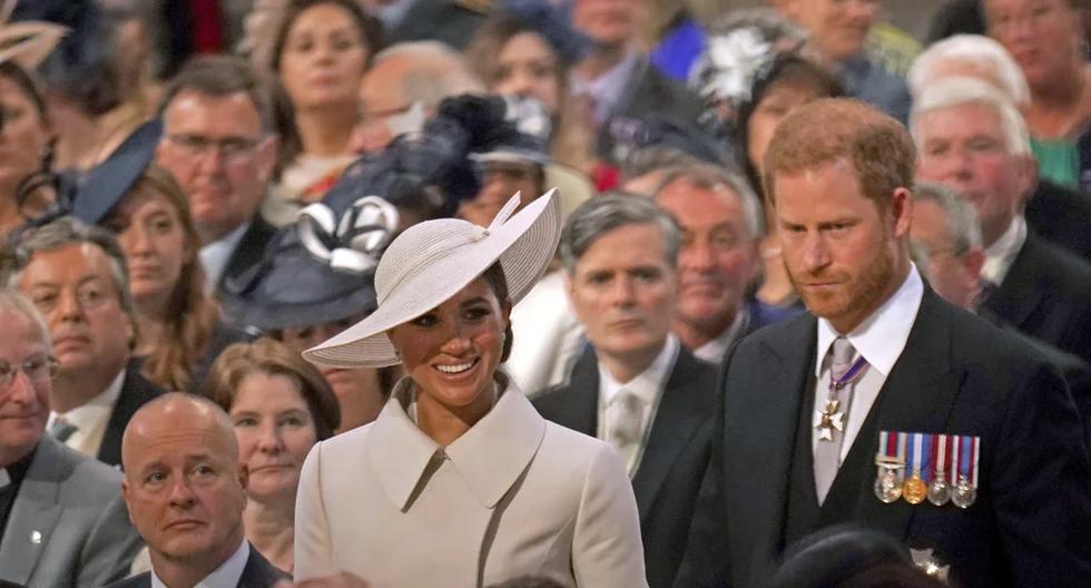El príncipe Harry y su esposa Meghan, duquesa de Sussex, asisten al Servicio Nacional de Acción de Gracias celebrado en la catedral de San Pablo como parte de las celebraciones del Jubileo de Platino de la reina Isabel II. (Victoria Jones/Foto de prensa vía AP).