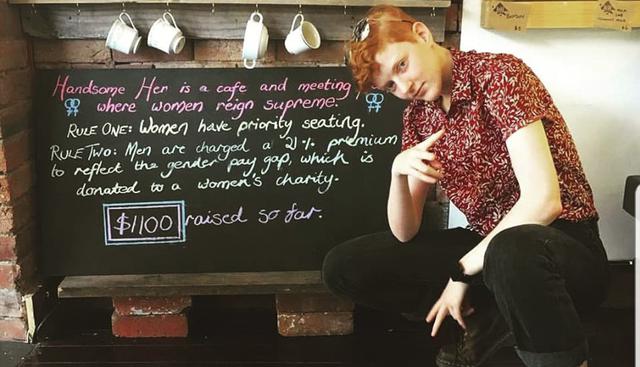 Cierra el café feminista en Australia que cobraba un 18% más a los clientes varones. (Facebook / Handsome Her)