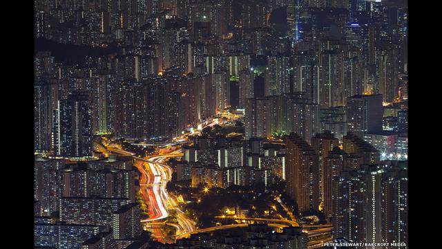 Descubre Hong Kong de noche y deslúmbrate con su belleza - 1