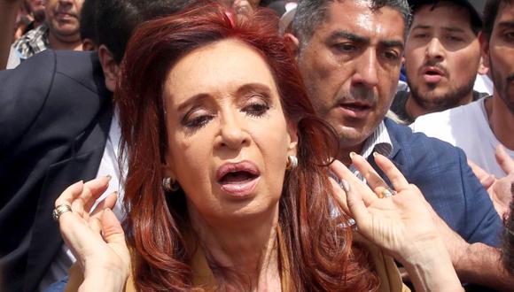 Cristina Fernández reclama porque sus escoltas viajan sin armas