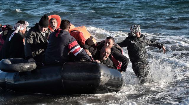 Grecia rescata a 242 personas tras naufragio cerca de Lesbos - 9