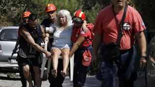 Grecia se recupera del traumático incendio con un tsunami de solidaridad
