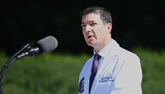 El médico de la Casa Blanca, Sean Conley. (Brendan SMIALOWSKI / AFP).