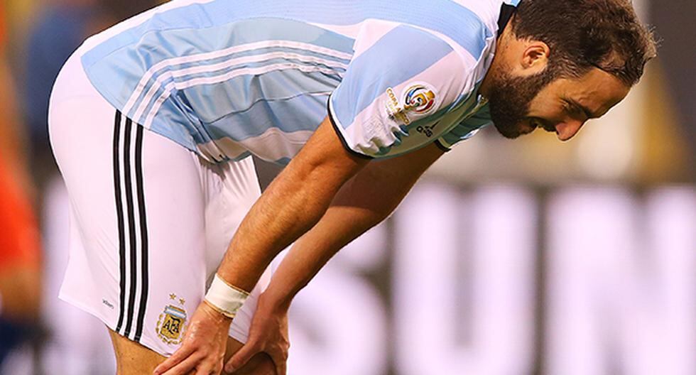 Gonzalo Higuaín fue el centro de muchas críticas tras fallarse una ocasión de gol en la final de la Copa América Centenario que pudo darle el título a Argentina. (Foto: AFP)