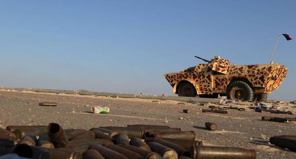 Veh&iacute;culo militar del GNA que lucha contra ISIS. (Foto: STR MAHMUD TURKIA / AFP)