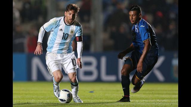Messi salió golpeado y esta lesión asustó a toda Argentina - 6