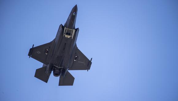 Un avión de combate F-35 vuela sobre la Casa Blanca el 12 de junio de 2019. (Foto referencia, Eric BARADAT / AFP).