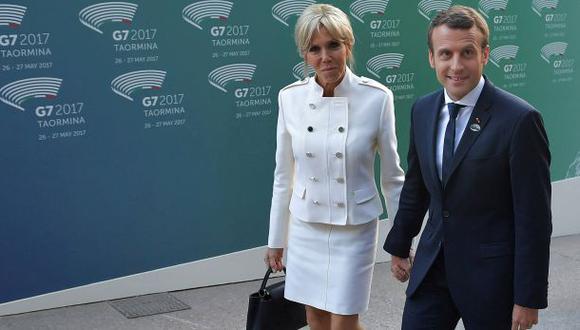 Por momentos se le vio al presidente de Francia recorriendo las calles de Taormina, junto a su esposa Brigitte Trogneux, quien es 25 años mayor que él. (Foto: Reuters)