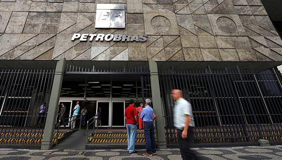 Petrobras reducirá un 37% sus inversiones en medio de escándalo