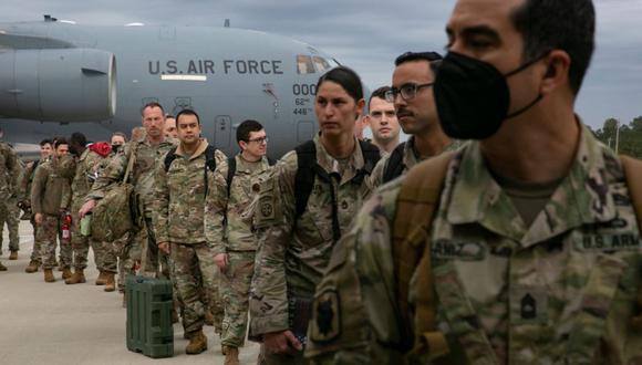 Las tropas estadounidenses se despliegan hacia Europa desde el aeródromo Pope Army en Fort Bragg, Carolina del Norte. (Foto: Archivo / Allison Joyce / AFP)