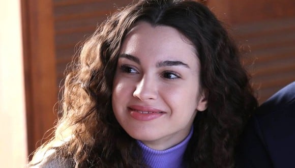 Su Burcu Yazgi Coşkun como Asiye Eren en la telenovela turca "Hermanos" (Foto: NG Medya)