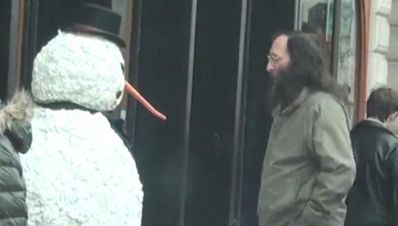 YouTube: este falso hombre de nieve sí que te asustará (VIDEO)