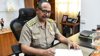 Generales de la Policía Nacional presentan declaración jurada de intereses