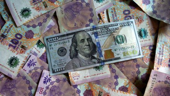 Hoy el “dólar blue” se cotizaba en 151 pesos en Argentina. (Foto: Reuters)