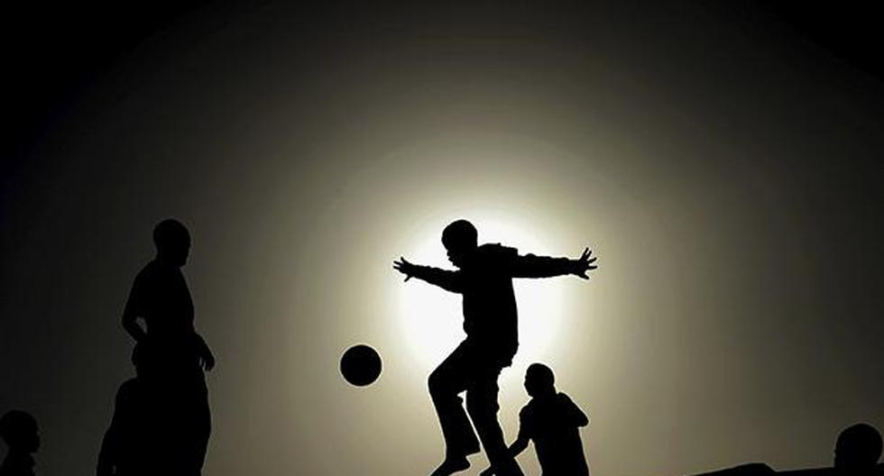 Policía de Italia detiene a tres traficantes de futbolistas menores de edad. (Getty Images)