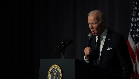 El presidente de los Estados Unidos, Joe Biden, pronuncia un discurso en el Hotel Mayflower en Washington, DC, el 16 de enero de 2023. (Foto de ANDREW CABALLERO-REYNOLDS / AFP)