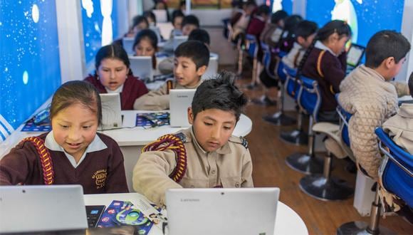 El proyecto Bus Educación Digital ha beneficiado, desde el 2015, a 153.000 niños y niñas y 2.800 profesores de las regiones Áncash, Callao, Ica, Junín, Lambayeque, Lima y Tacna.