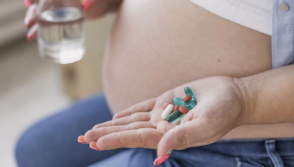 Estudios revelan que el consumo de paracetamol ocasionaría problemas en el desarrollo neuronal del bebé. (Foto: Freepik)