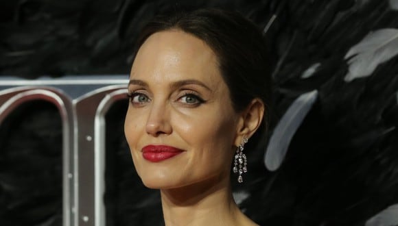 Angelina Jolie hace una donación sorpresa a un puesto de limonada de dos niños. (Foto: AFP/Isabel Infantes)