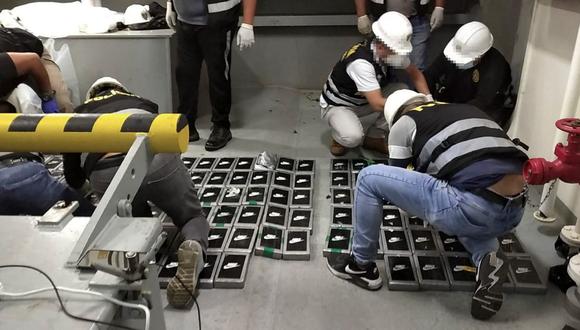 Se intervino 197.8 kg de droga. 3 mochilas fueron halladas en la nave CMA CGM ARKANSAS y el resto flotando en el mar. (Foto: Marina de Guerra del Perú)