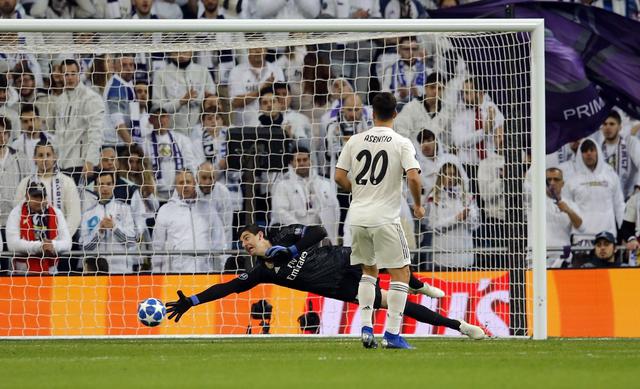 Real Madrid vs. CSKA Moscú: Sigurdsson cerró la humillación en el Bernabéu con este golazo. (Foto: EFE/AP/AFP)