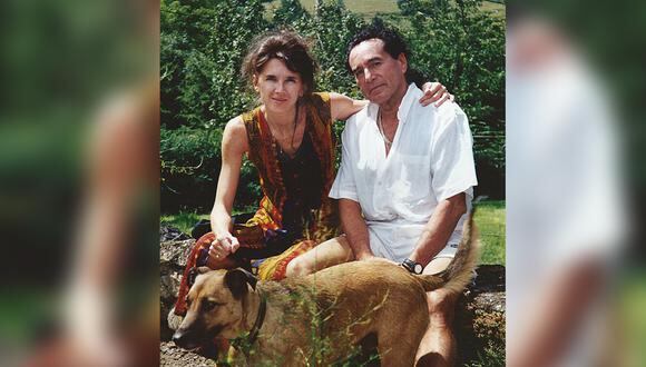TAHITÍ, ENERO DE 2003. A pocos días de regresar a vivir al Perú, Claire, de 39 años. Hugo, de 67. “Somos esposos, pero también amigos. Nos cuidamos el uno al otro”. (Foto: archivo personal)