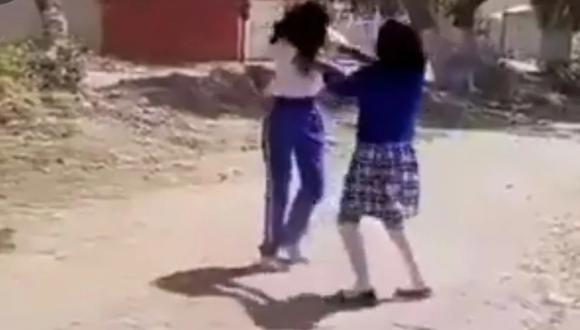 Norma Lizbeth (de buzo en la imagen), era víctima de bullying en su escuela de Teotihuacán, México. (Captura de video, Twitter).