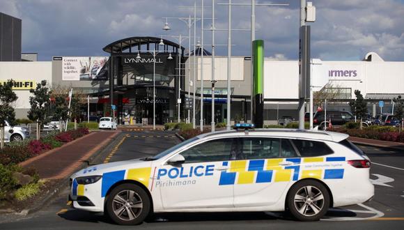 La policía responde a la escena de un ataque llevado a cabo por un hombre en un centro comercial en Auckland, Nueva Zelanda, el 3 de setiembre de 2021. (Stuff Limited/Ricky Wilson/REUTERS).