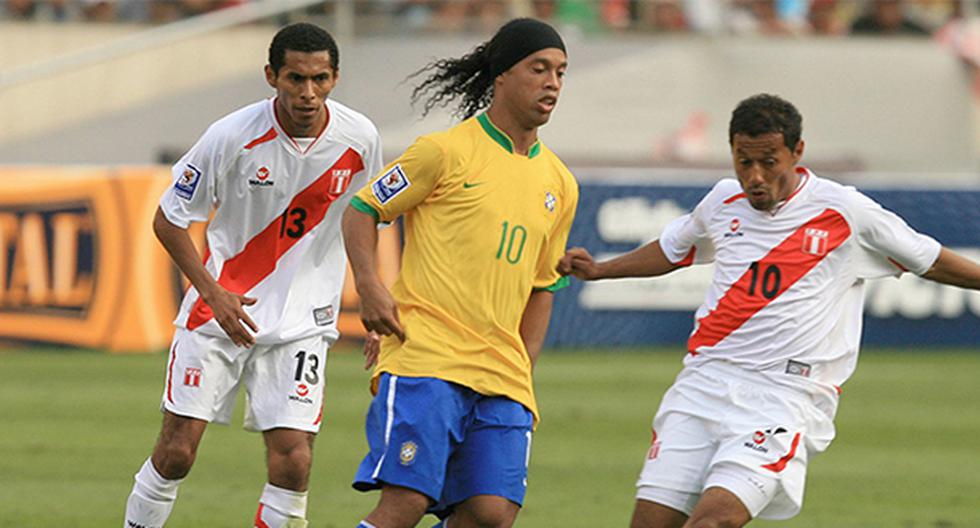 En medio de la celebración por su cumpleaños 36, recordemos cuando Ronaldinho pisó por única vez nuestra capital para jugar ante la Selección Peruana (Foto: El Comercio)