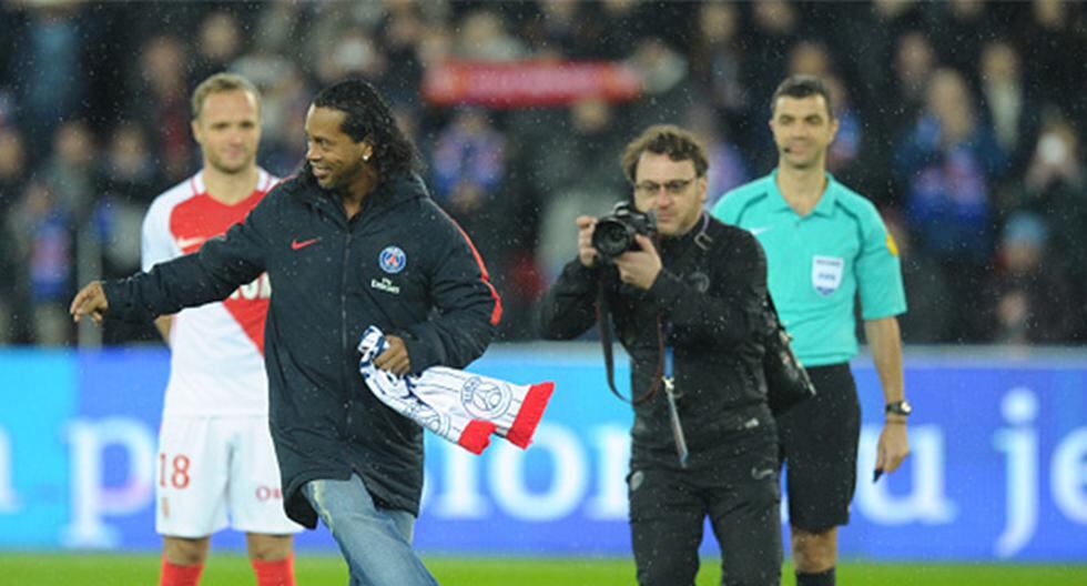 Ronaldinho fue el invitado especial para el partido PSG vs Monaco. (Foto: Getty Images)