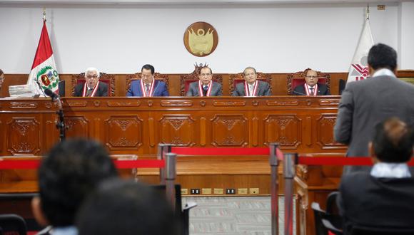 Resolución fue aprobada por el pleno del ente electoral, que preside Víctor Ticona (al medio) e integran Ezequiel Chávarry, Luis Arce, Raúl Chanamé y Jorge Rodríguez. (Foto: JNE)