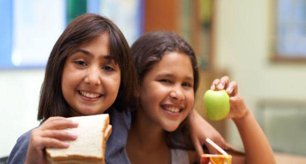 Hay alimentos que no deben faltar en la lonchera escolar en esta temporada de invierno . (Foto: Pixabay)