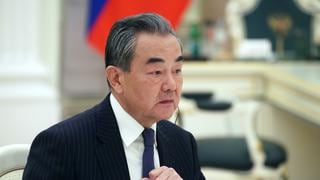 China llama al diálogo entre Rusia y Ucrania; advierte contra usar armas nucleares