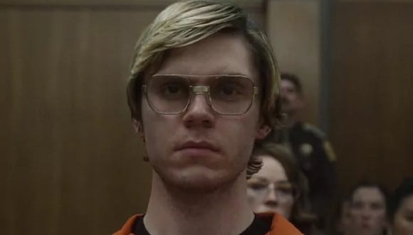 Evan Peters interpreta a Jeffrey Dahmer en la serie "Monstruo: La historia de Jeffrey Dahmer", desde que comete su primer asesinato hasta su muerte en prisión (Foto: Netflix)