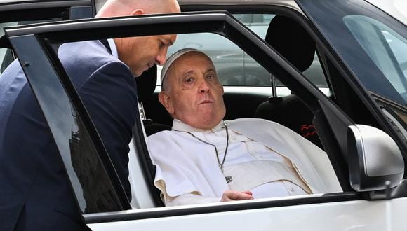 El Papa Francisco, a sus 86 años, vuelve a tener una operación que requiere anestesia general. (Foto de Alberto PIZZOLI / AFP)