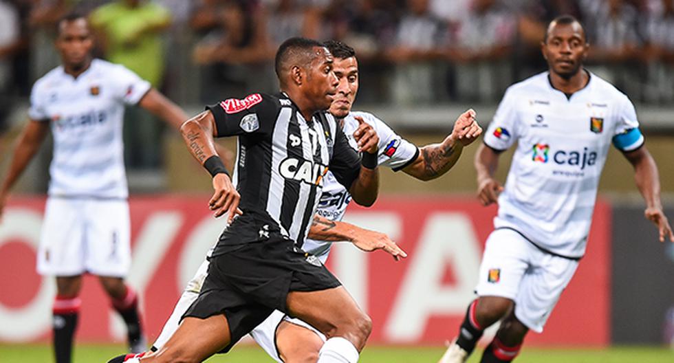 Los hinchas de Melgar se alertaron al percatarse de que Robinho tuvo un inusual gesto en el 4-0 de Atlético Mineiro. Parece que a los arequipeños no les gustó (Foto: Getty Images)