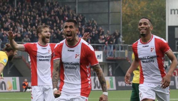 Sergio Peña celebrando su segundo golazo en la Eredivisie. (Foto: FC Emmen)
