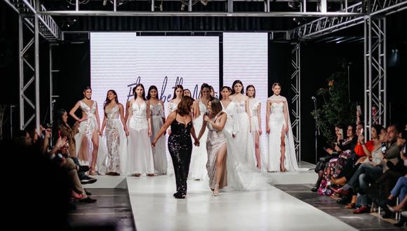 Con el acompañamiento vocal de Amy Gutiérrez en pasarela, Elizabeth Muñoz presentó su más reciente colección en el show de moda "La Rayuela". (Foto: @majobodas).