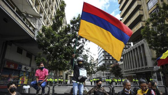 Conoce en esta nota los horarios en los que empezarán a darse las protestas en los distintos puntos de Cali y Bogotá. | Foto: AFP