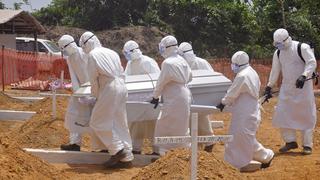 Critican a la OMS por reacción tardía ante el ébola
