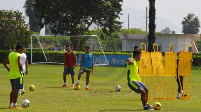 Universitario se enfoca en el clásico con sus seleccionados  - 6