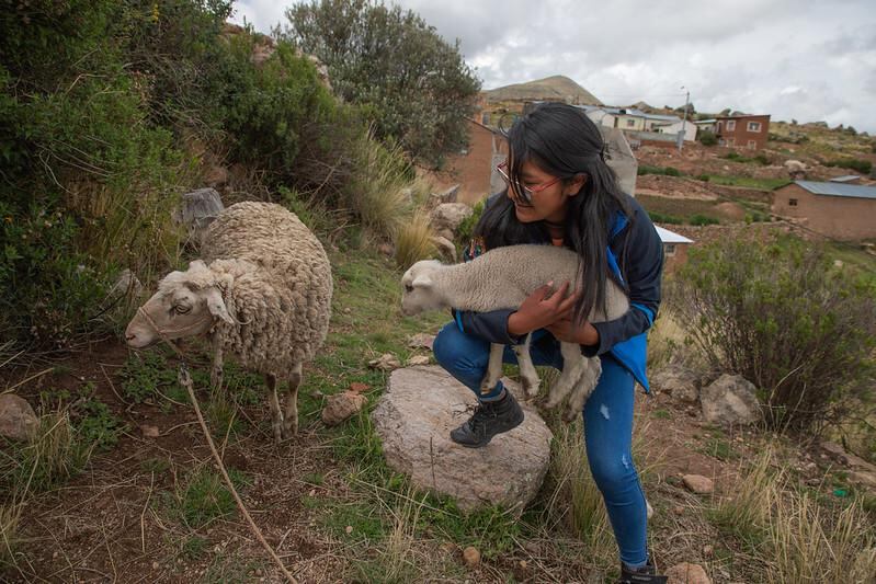 La joven puneña tiene como propósito profesional cuidar y preservar los recursos hídricos de uno de los lagos más grandes de Sudamérica. Conoce su historia. (Foto: Difusión)