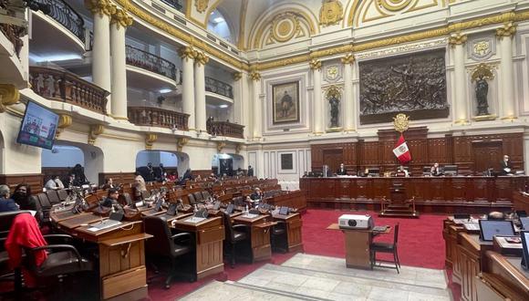 Hugo Rovira explicó que una lista puede ganar en primera vuelta si obtiene la votación de la mayoría de parlamentarios concurrentes. (Foto: Congreso)