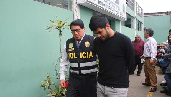 PNP presentó a dos sujetos venezolanos ladrones de costosos relojes (Andina)