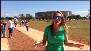 Francia vs. Nigeria: 'Miss Fútbol' en las calles de Brasilia