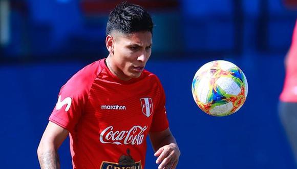 Raúl Ruidíaz realizando trabajos con balón. (Foto: Daniel Apuy / GEC)