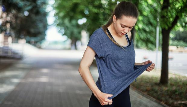Cuando termines de correr, cámbiate de inmediato de ropa y abrígate. No permitas que el ejes que el sudor se enfríe sobre tu cuerpo.